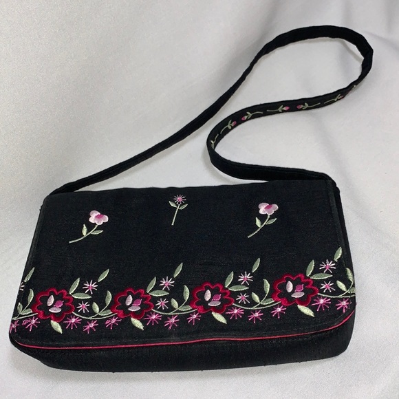 Liz Claiborne Handbags - Liz Claiborne shoulder purse